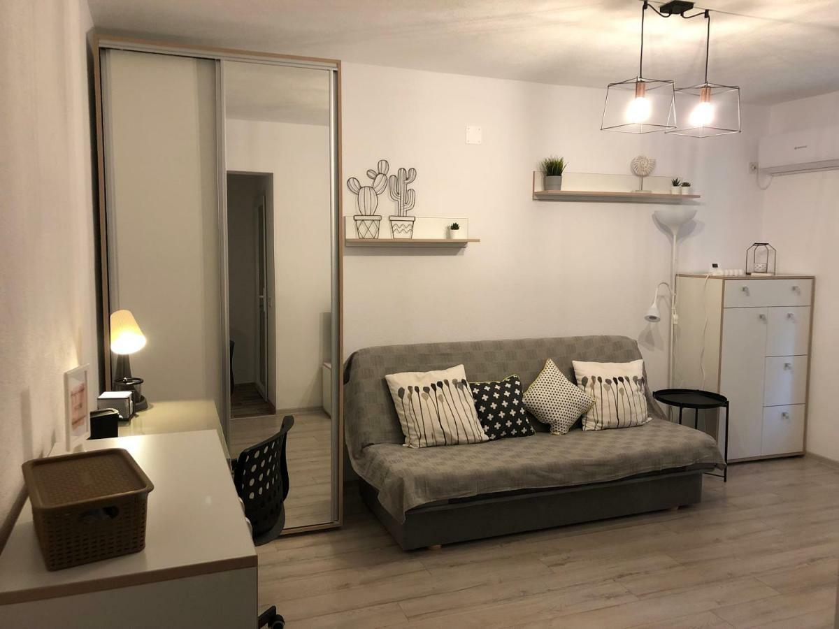 Cozy Place 47-Self check in&out Piteşti Exterior foto